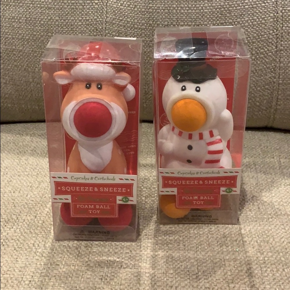 2 Christmas Squeeze and Sneeze Air Powered Foam Balls